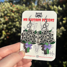 Load image into Gallery viewer, Skull-Lillies