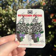 Load image into Gallery viewer, Skull-Lillies